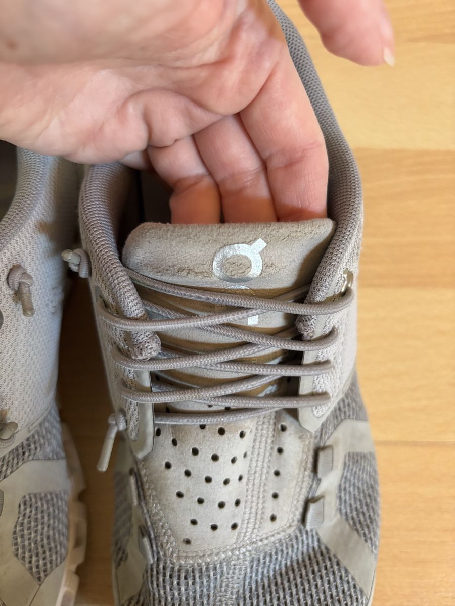 On Scarpe da donna: On Cloud Laufschuhe Damen Grau, Gr. 37 – Usato da Dielsdorf venduto da zumba93 3