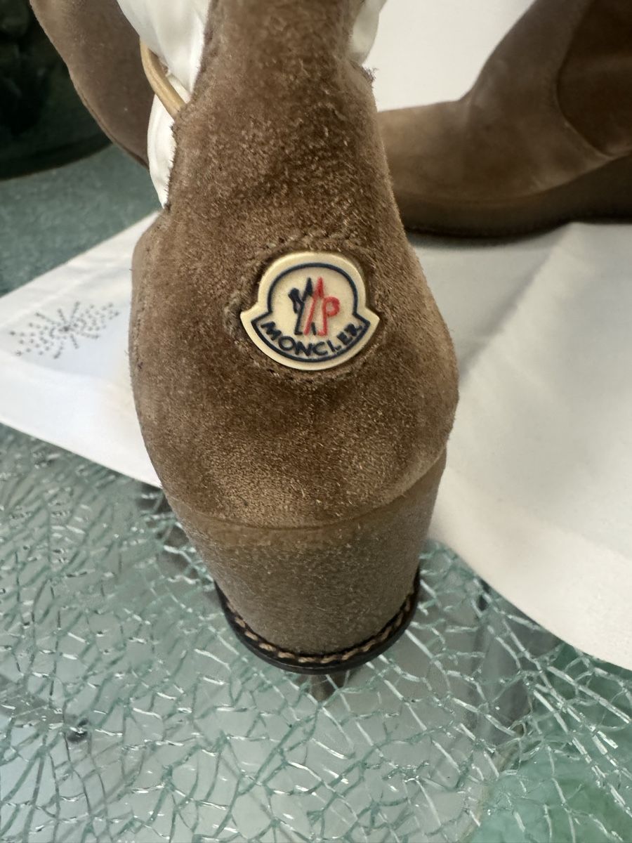 Moncler Scarpe da donna: Neu !!! Moncler Winterstiefel Grösse 37 – Nuovo e nell'imballaggio originale da Bern venduto da Ninitto 3