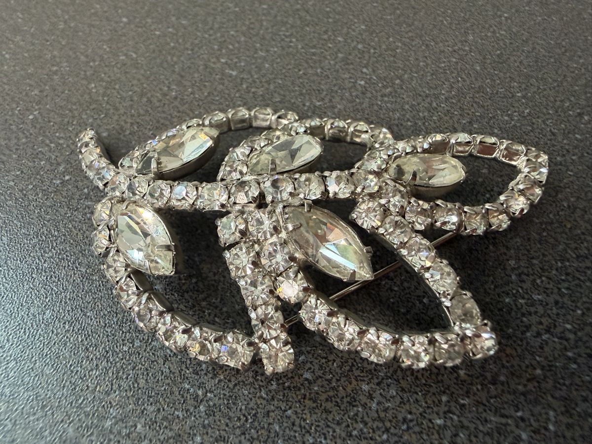 Spille & Fermagli: Vintage Kristall Strass Blatt Brosche – Usato da Lamone venduto da LaCantinaMagica 4