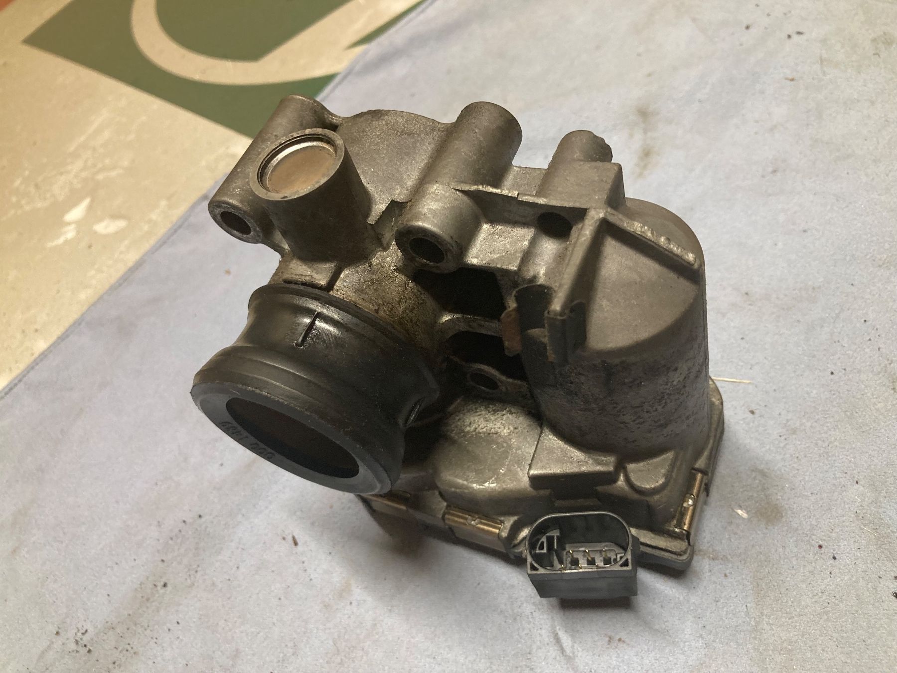 Smart Toutes les pièces auto: Smart Fortwo 450 Drosselklappe A1601410225 – D'occasion à Camorino par Vasal 3