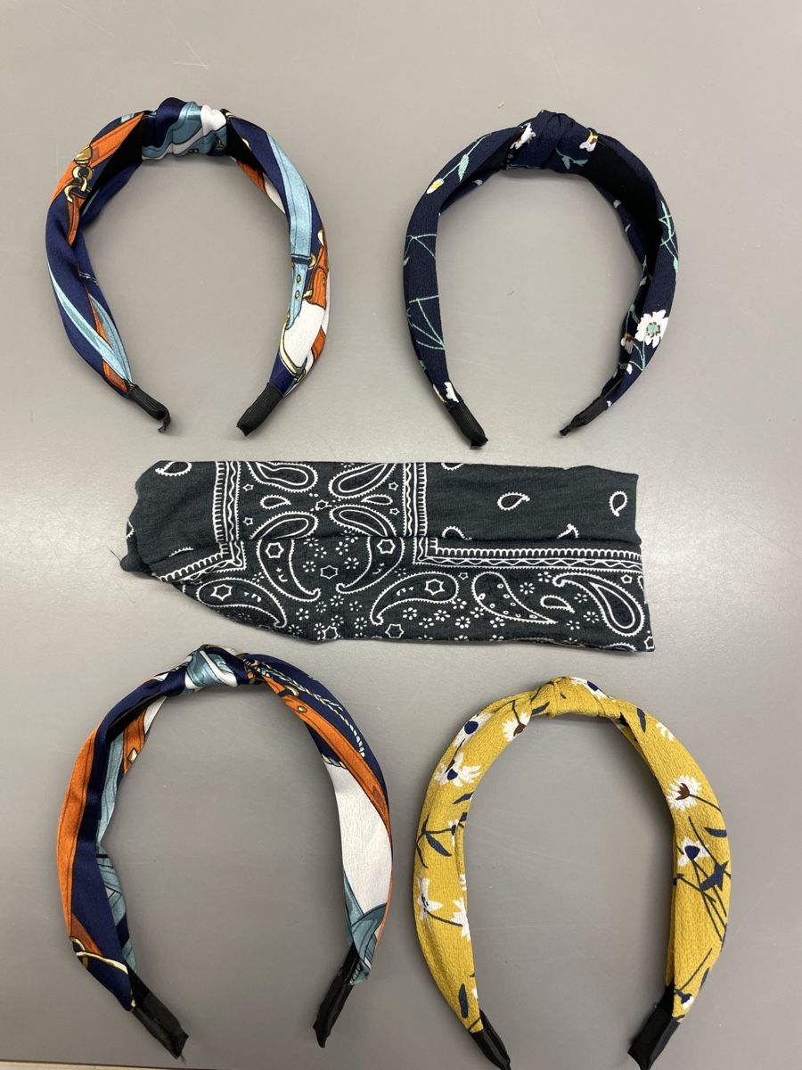 Accessori per capelli: Fascia per capelli con nodo e cerchietti – Nuovo (secondo la descrizione) da Cagiallo venduto da Misschiacci-