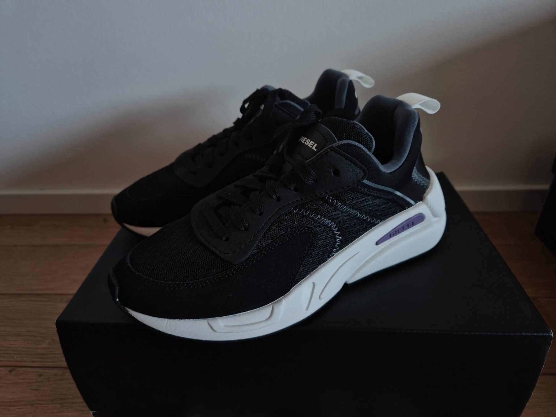 Diesel Scarpe da donna: Baskets Diesel neuves taille 37 – Nuovo e nell'imballaggio originale da Genève venduto da Talhinho 2