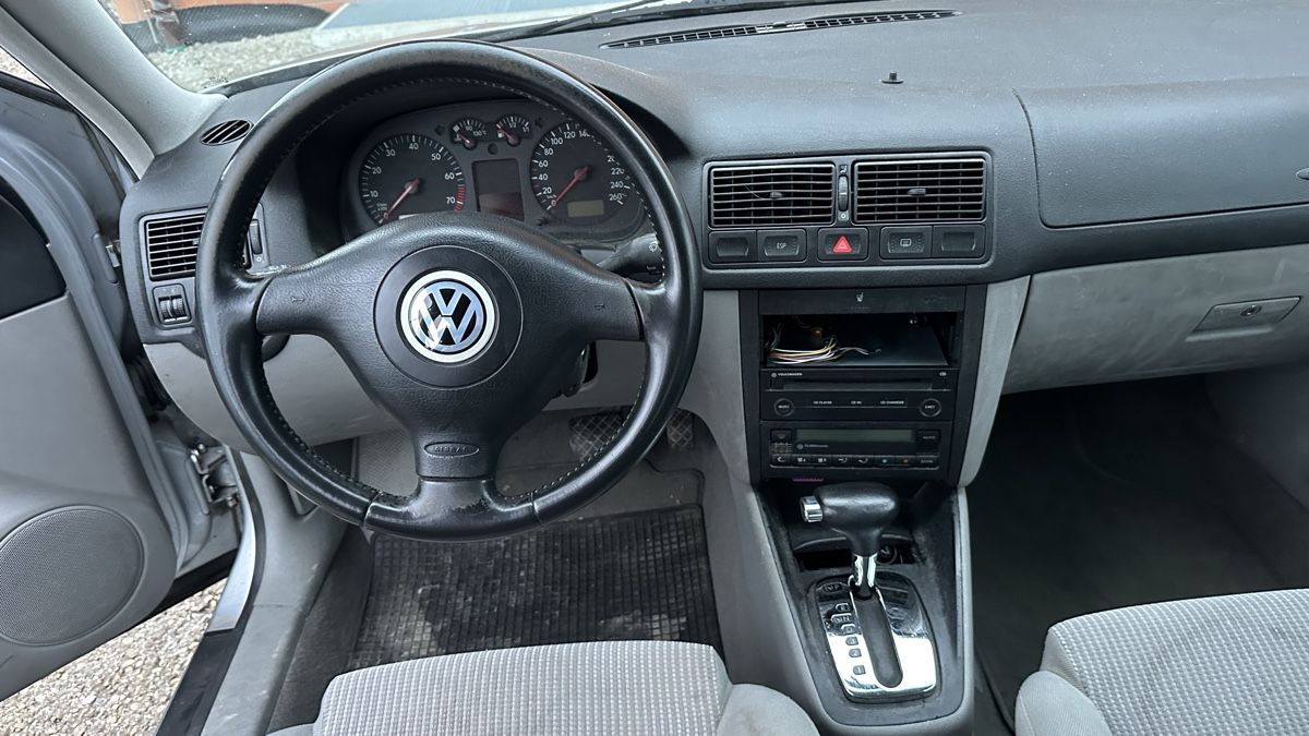 Automobili: Golf 4 V5. 2.3 Automat                 Km  180100 – Usato da Münchenbuchsee venduto da september72 4