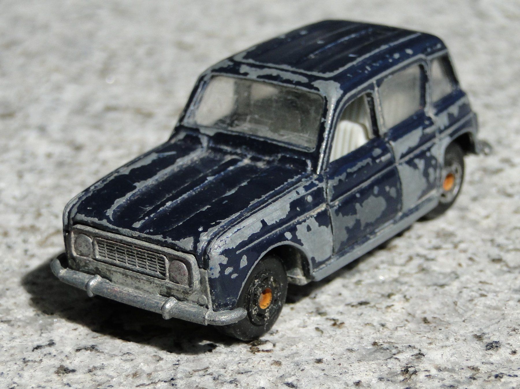 Renault Modellini d'auto: POLISTIL - Renault 4, Ref. RJ22, 1/55 – Usato da Killwangen venduto da cyrano56