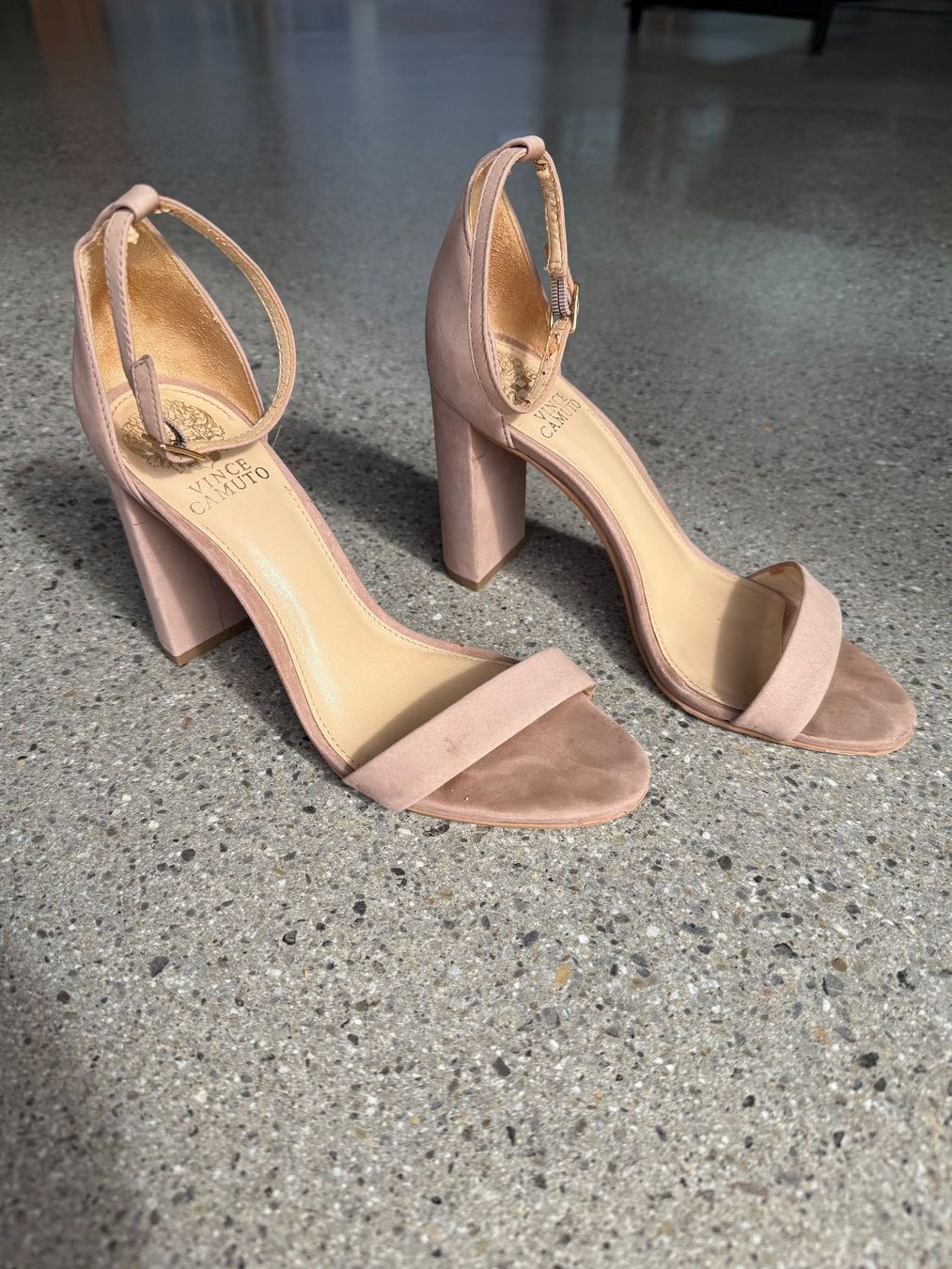 Scarpe da donna: Vince Camuto Sandaletten mit Blockabsatz – Usato da Brütten venduto da Bettina_07 1