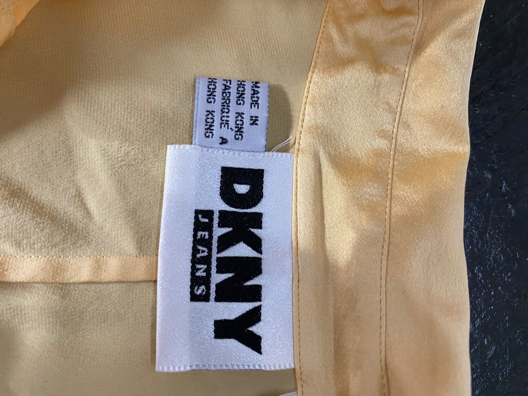 Camicette: Retroseidenbluse DKNY – Usato da Chur venduto da simhofstr 6