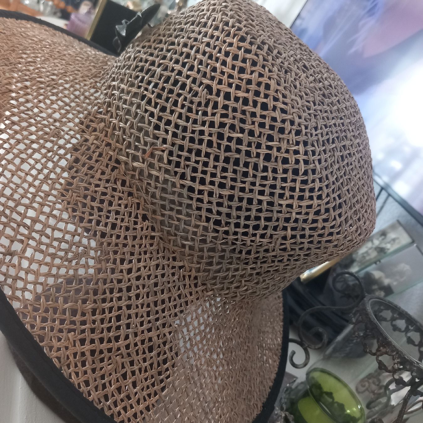 Copricapi, berretti & cappellini: Seeberger Hut m. Brosche /Vintage – Usato da Aegerten venduto da gismolini 3