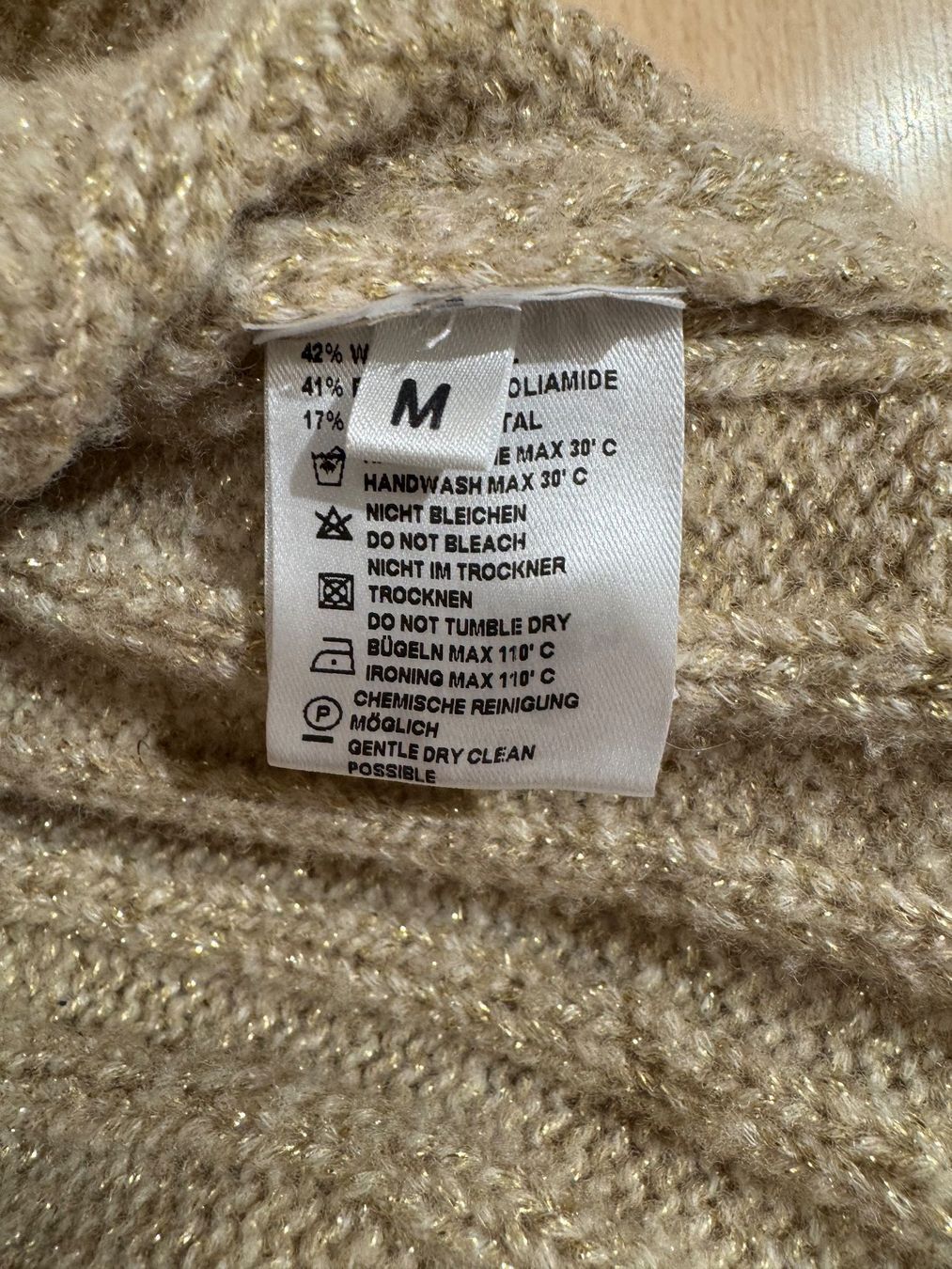 Maglioni & Felpe: Cooler Pullover/Strickkleid mit Goldfäden, Esisto, Gr. M – Nuovo (secondo la descrizione) da Oberrohrdorf venduto da maggys15 6