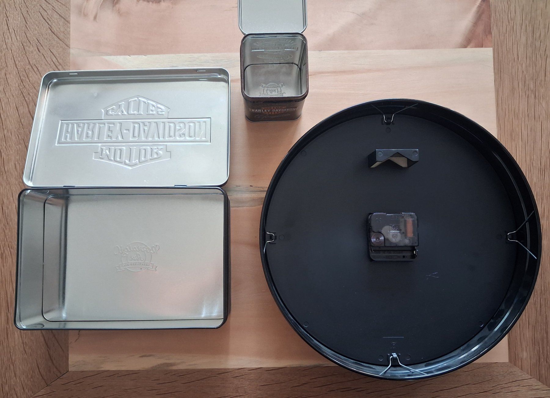Orologi: Harley Davidson Uhr und Blechdosen – Usato da Stalden VS venduto da Stumpf83 1