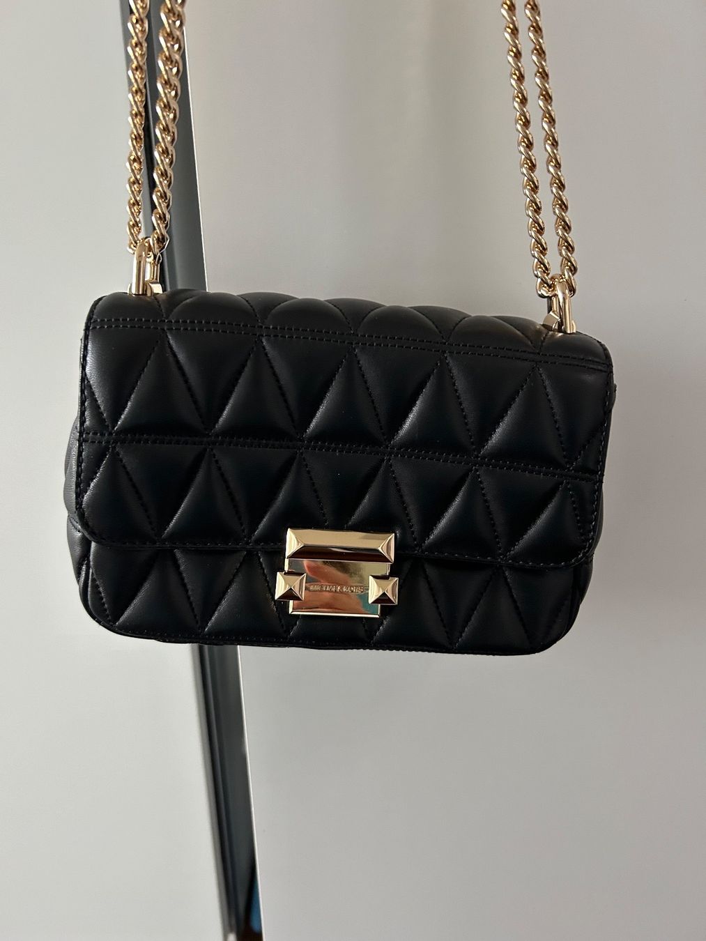Michael Kors Taschen für Damen: Michael Kors Schultertasche Soho Small – Gebraucht aus Brüttisellen von Sst2 1