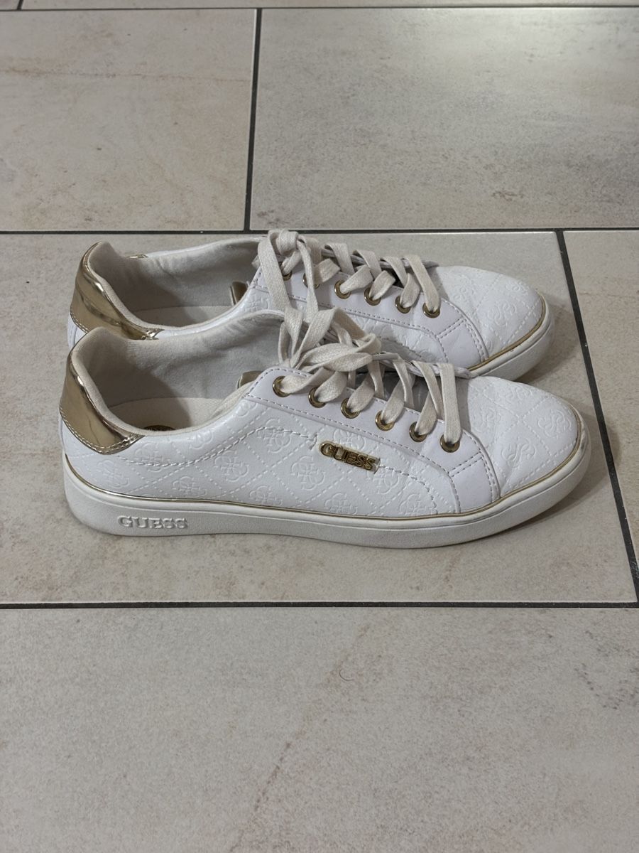 Guess Chaussures femmes: Guess Schuhe weiss – D'occasion à Hendschiken par besusu 3