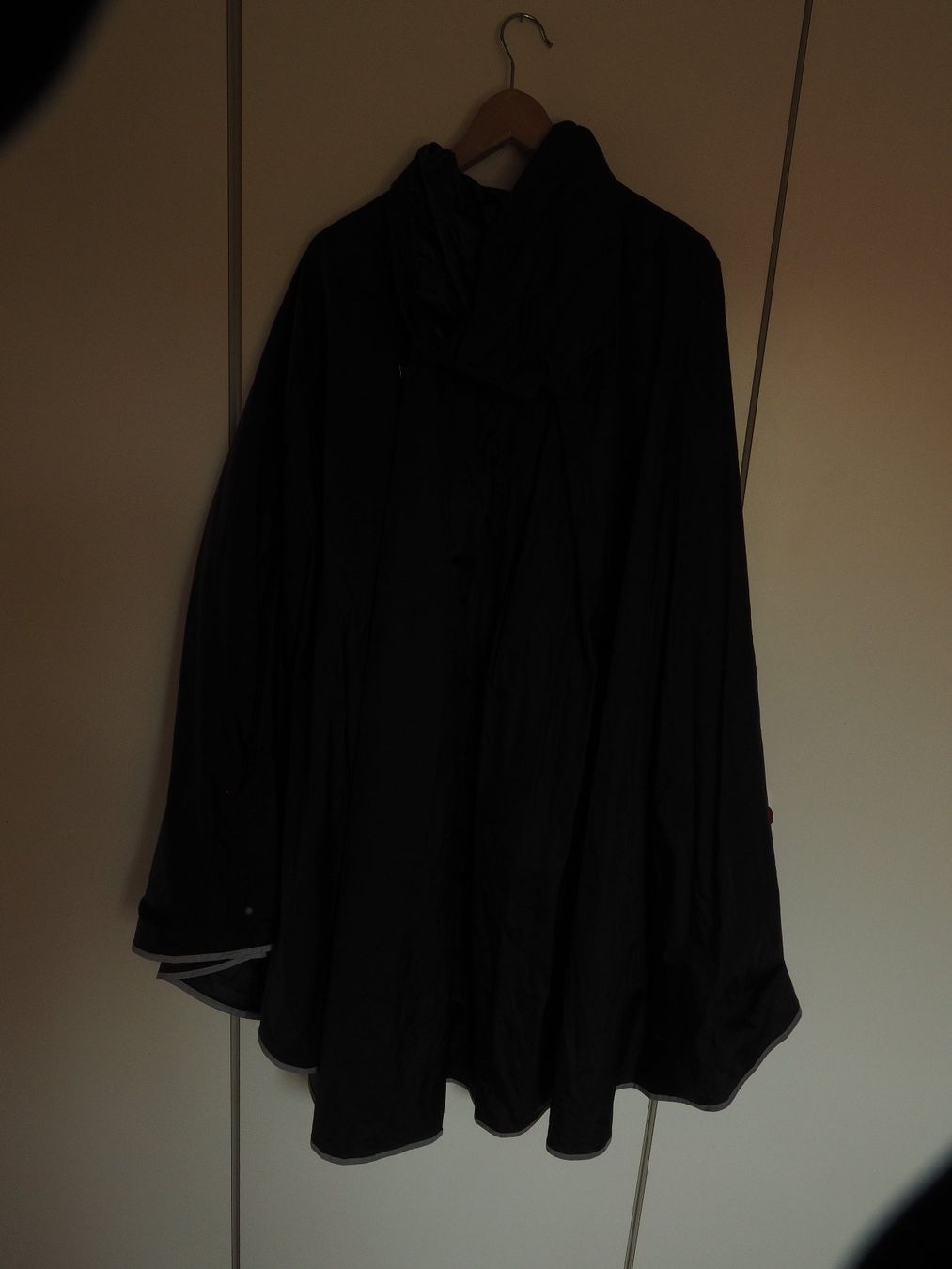 Autres vêtements & accessoires: Regen Poncho – D'occasion à Arboldswil par Alexis46 1