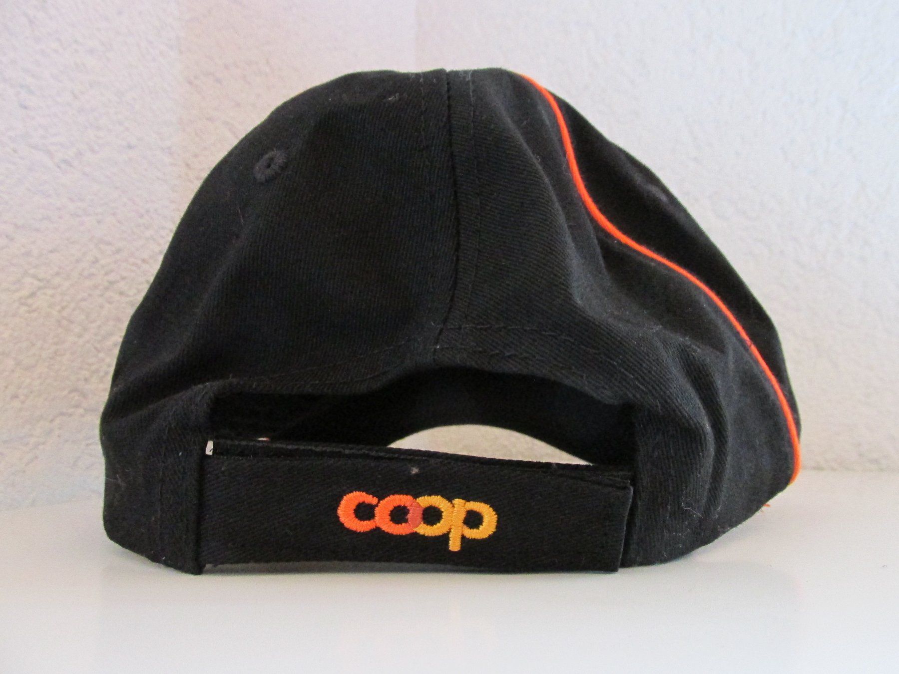 Autres vêtements & accessoires: Cape Coop schwarz orange NEU – Neuf avec emballage d'origine à Aeschau par Nianho 1