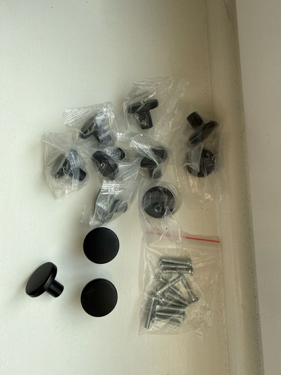 Ferramenta: Möbel Knöpfe Metall 12Stück – Usato da Zürich venduto da Mothai