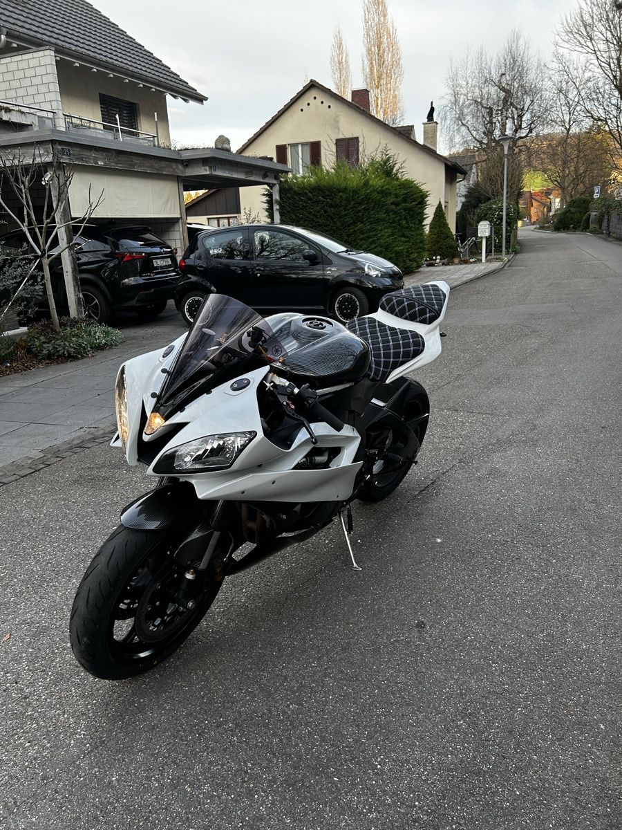 Accessori per altri veicoli: Yamaha R6 RJ11 mit MFK – Usato da Sissach venduto da Frecce3colori 6