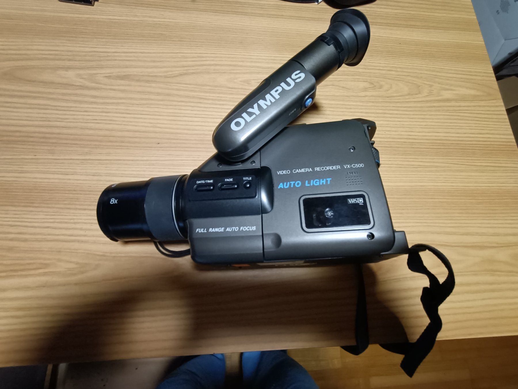 Olympus Videocamere: Olympus VX-C500-KE Camcorder, mit Zubehör – Usato da Schöftland venduto da Snacketti7 7