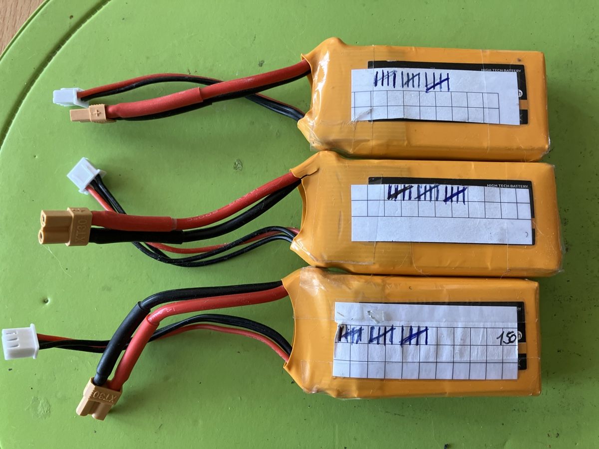 RC Modellbau: Lipo 2S 1300-1500mah – Gebraucht aus Conthey von Skycrane72