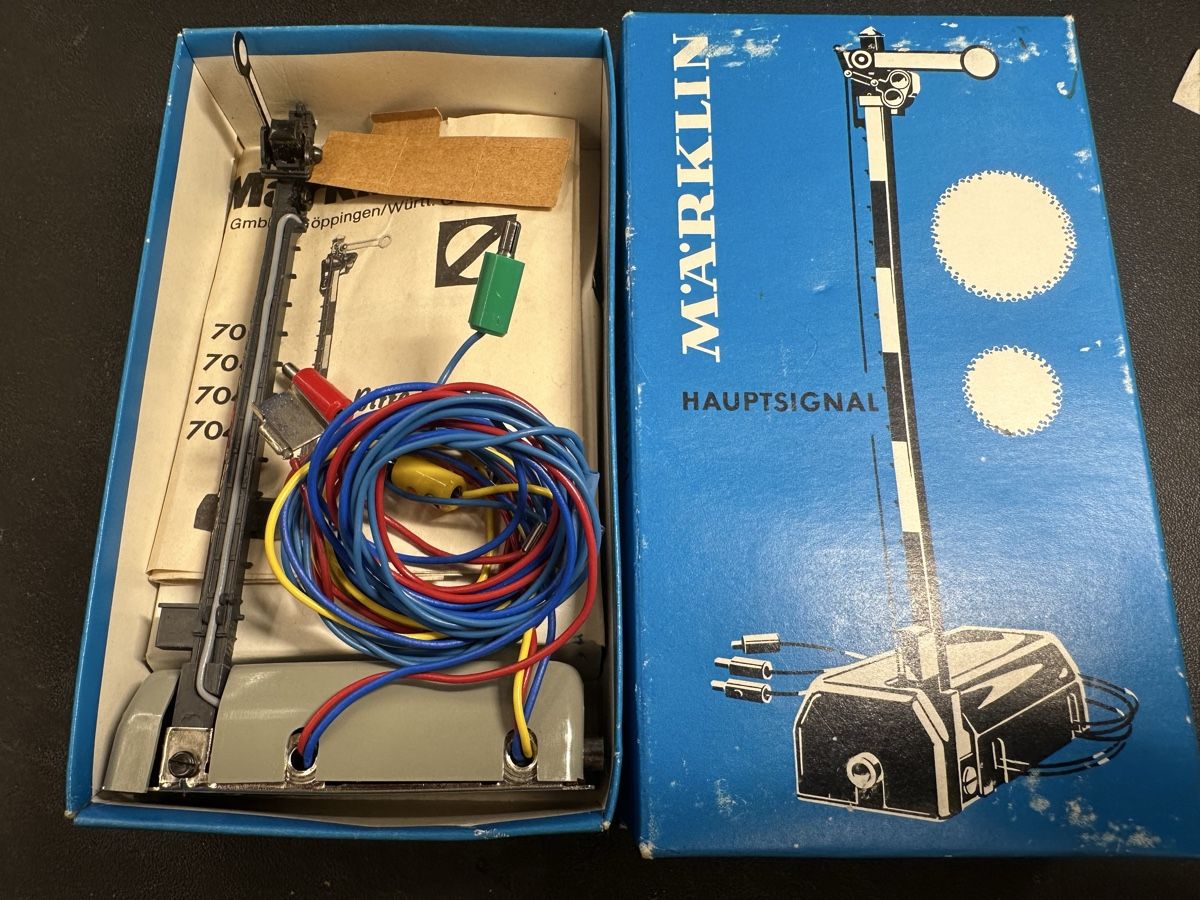 Märklin Modellini di ferrovie: Märklin 7039 Flügelsignal – Usato da Lupsingen venduto da New-Haven 1