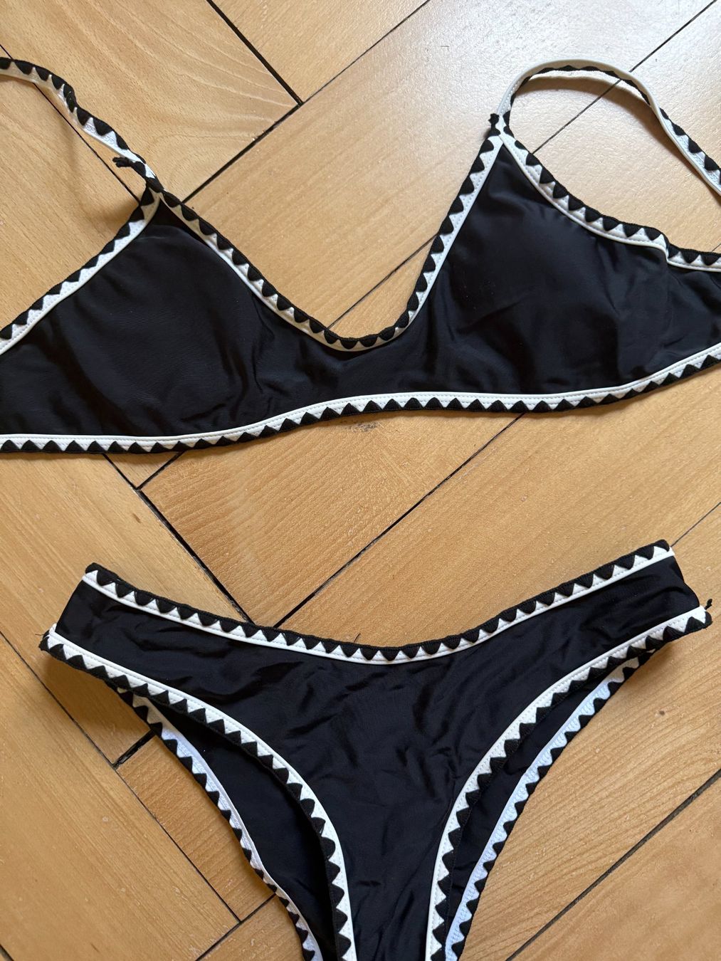 Zaful Costumi da bagno & Bikini: ZAFUL - Bikini schwarz-weiss S – Usato da Zürich venduto da Diazaio 1