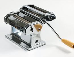 Atlas 150 Pastamaschine (+Raviolini-Aufsatz, Stendipasta)