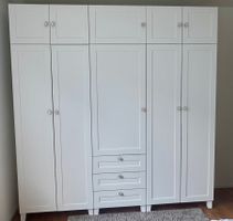 Grosser IKEA Platsa Kleiderschrank mit SANNIDAL Fronten