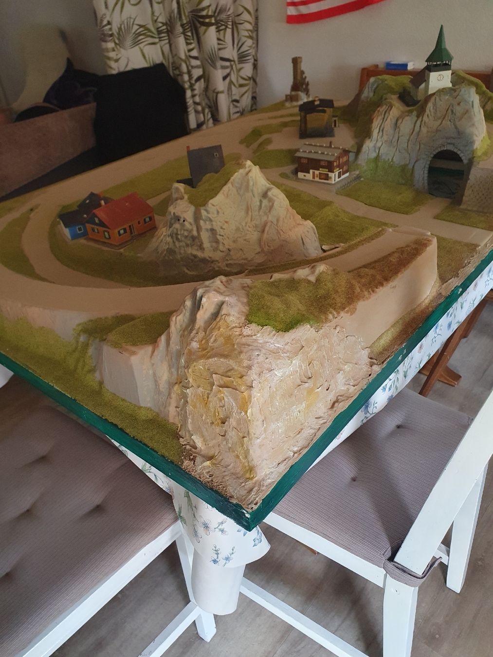 Noch Modelleisenbahnen: Fertiggelände H0 – Gebraucht aus Belp von Liacheyenne 1
