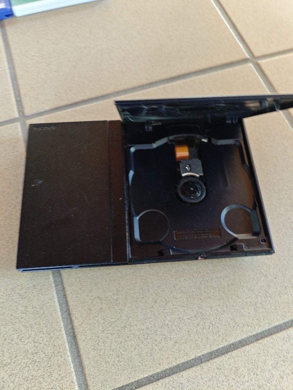 Sony Console: Playstation 2 mit Singstar und GTA San Andreas – Usato da Unterstammheim venduto da and_kj2n 4