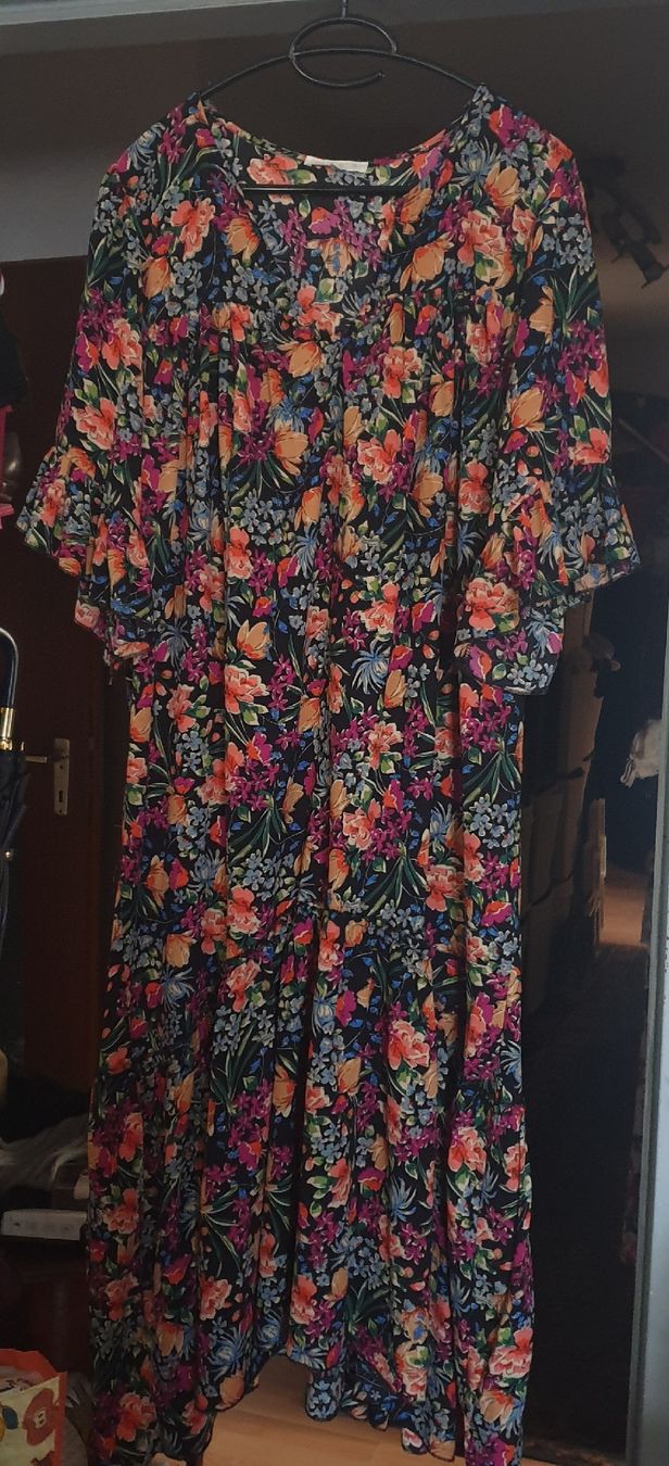 Robes: GOA COLLECTION blumiges Kleid EHG – Neuf (Voir description) à Frenkendorf par Moon111