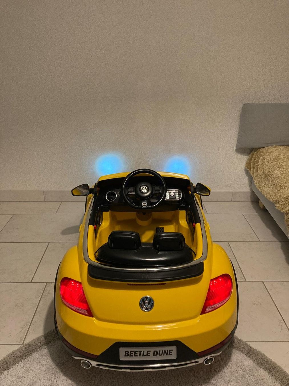Fahrzeuge für Kinder: Elektroauto Kinder VW Käfer gelb – Gebraucht aus Ennetbaden von silver.foxx 2