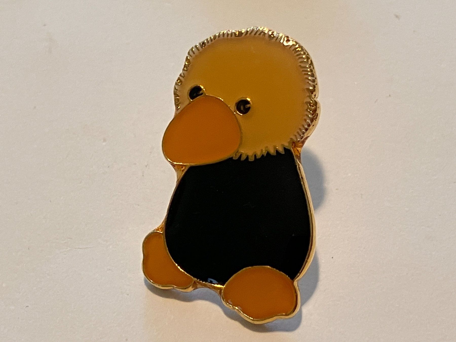 Placchette & Badge: 1 Pin Rabe Sam – Usato da Basel venduto da djwwpp