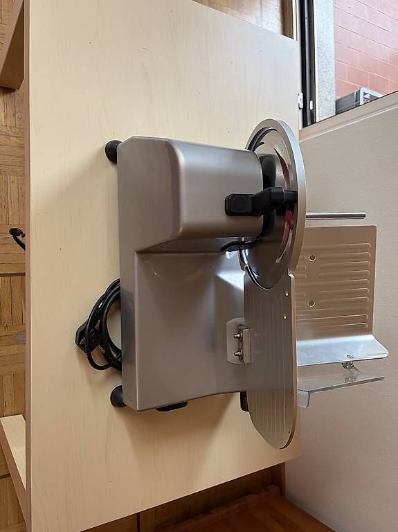 Cucine complete: Affettatrice più friggitrice – Usato da Riva San Vitale venduto da koko.95