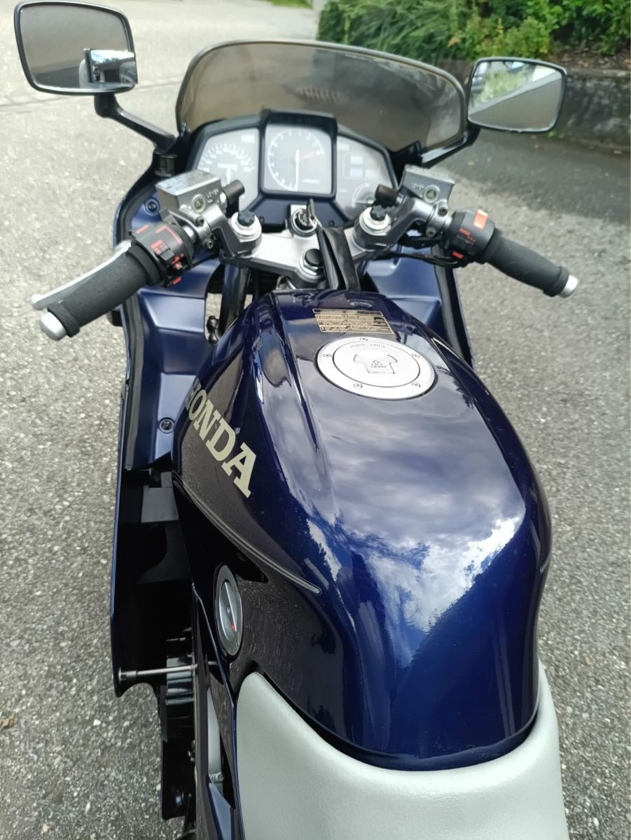 Strasse: Honda VFR 750 F – Gebraucht aus appenzell von Lass0 3