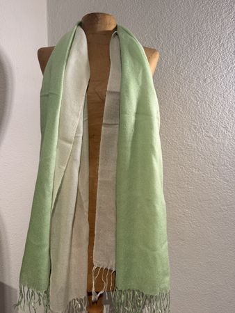 Écharpe d'été vert clair réversible - Légère et douce!