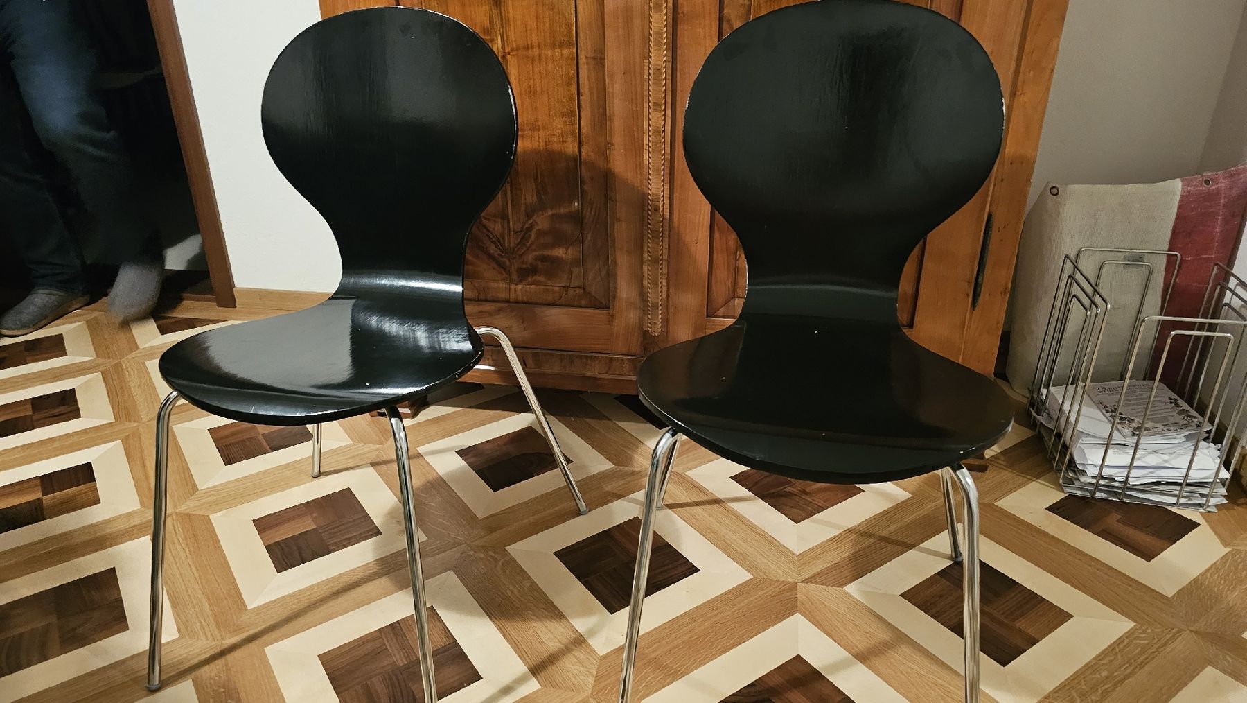 Stühle: 6x Designer Stühle in Schwarz – Gebraucht aus Hünenberg von mar_vqb7