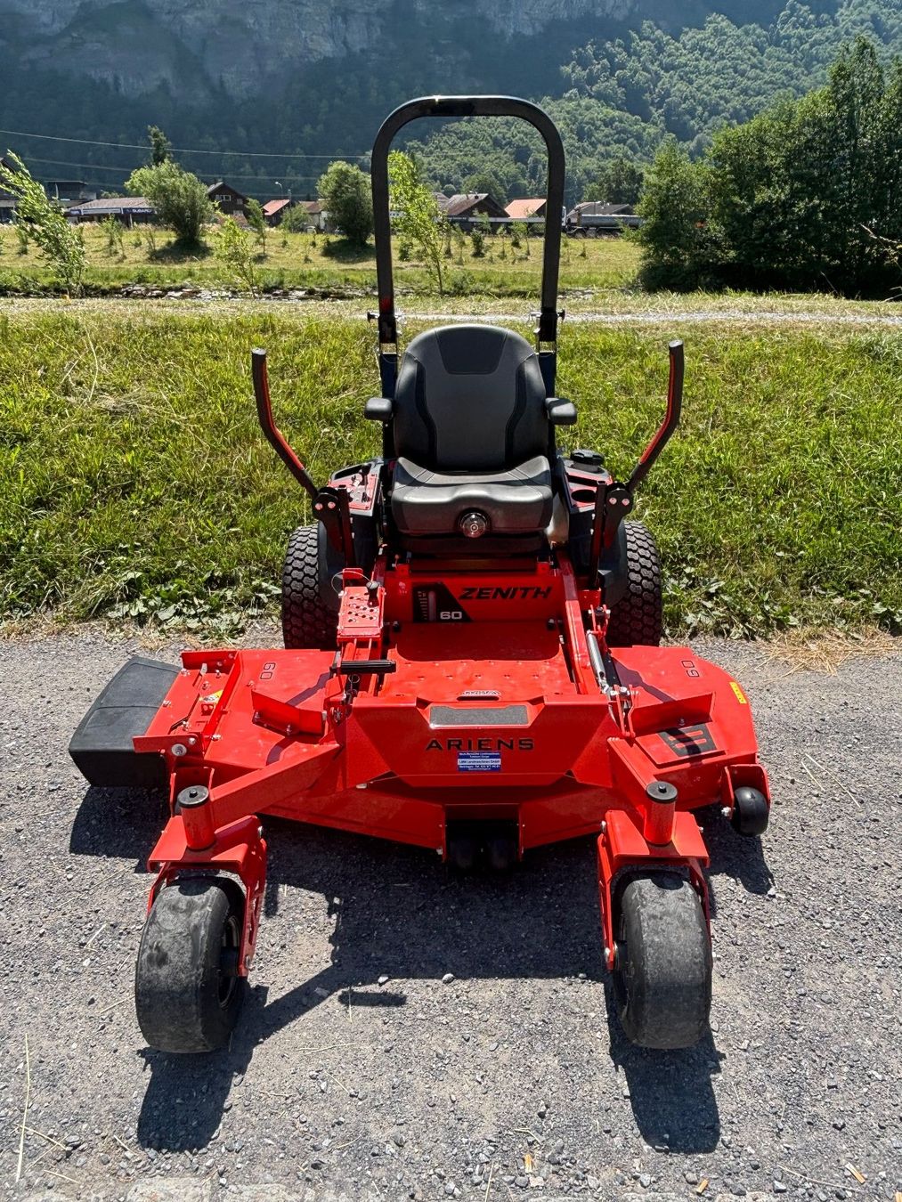 Rasenmäher: Zero Turn Mäher Ariens Zenith 60 – Neu (gemäss Beschreibung) aus Meiringen von LMMLandmaschinenGmbH 1