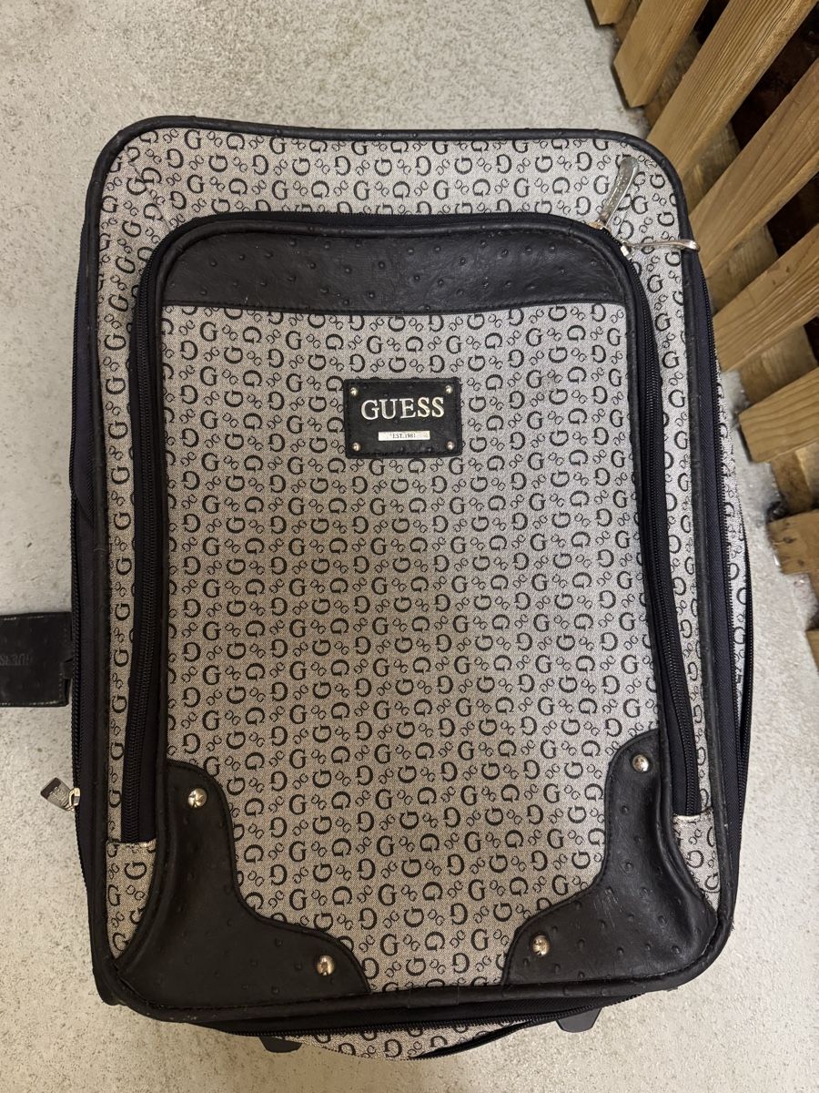 Valises de voyage: Guess Koffer – D'occasion à Emmenbrücke par Laurelo