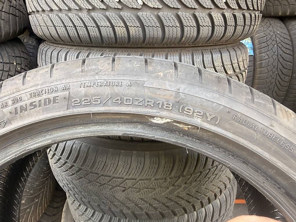 Pneus & Roues: 2 Sommerreifen 225/ 40 / 18   – D'occasion à Udligenswil par Sch2s 3