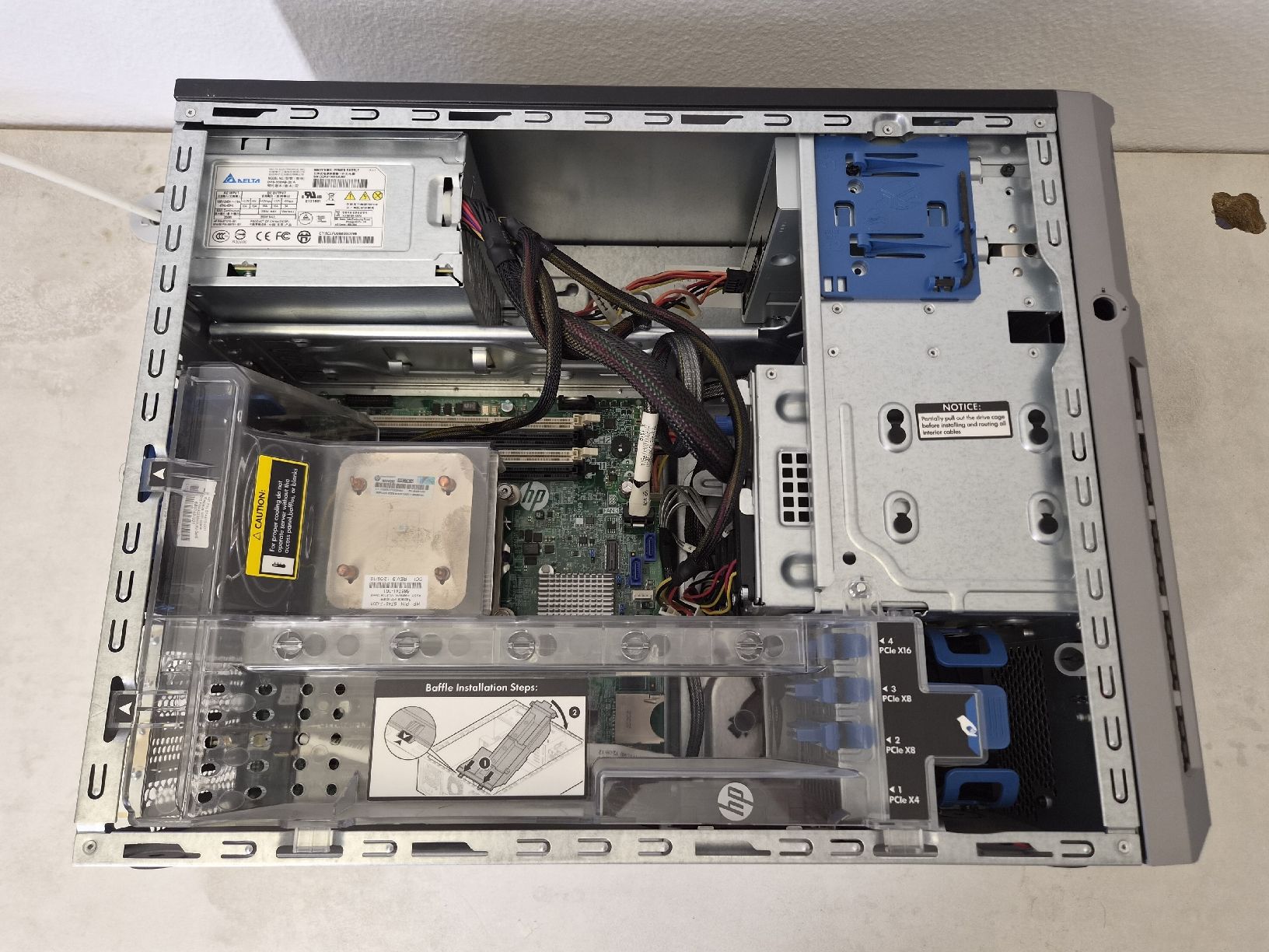 Hewlett Packard Server: HP ProLiant ML310e Gen8 v2 Server, Intel Xeon  – Gebraucht aus SCHAFFHAUSEN von Atami99 1