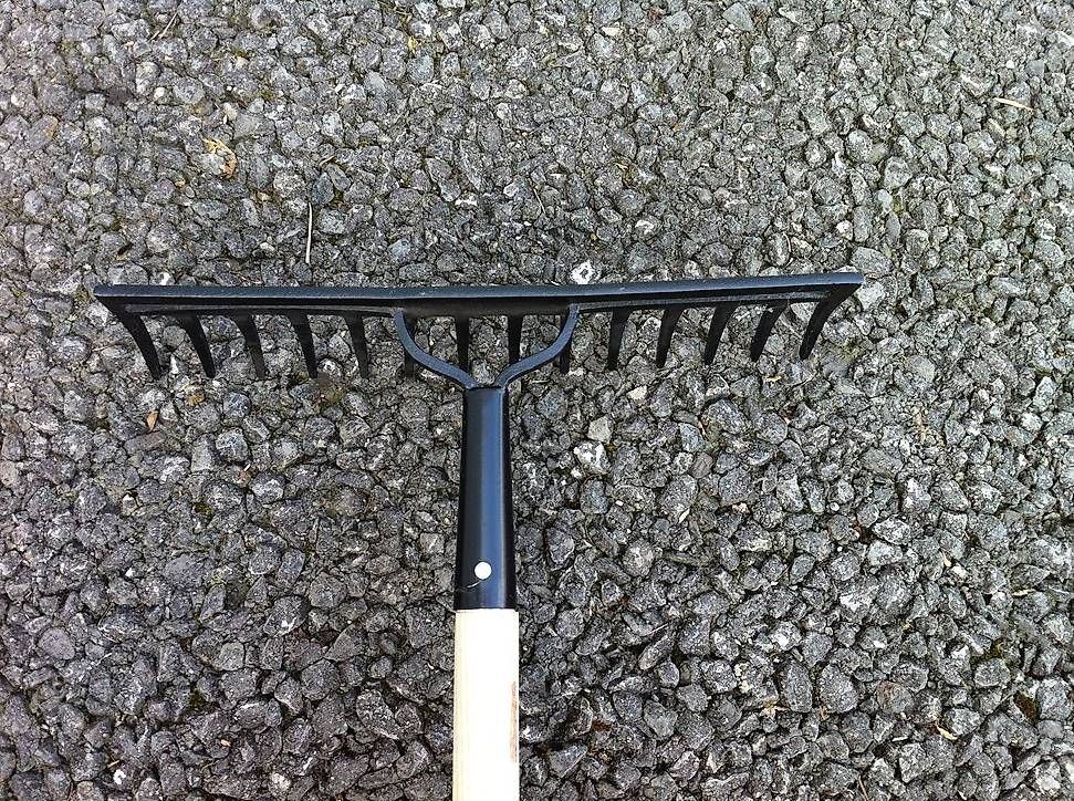 Tous les outils: Gartenrechen NEU – D'occasion à Freidorf TG par joanmo 2