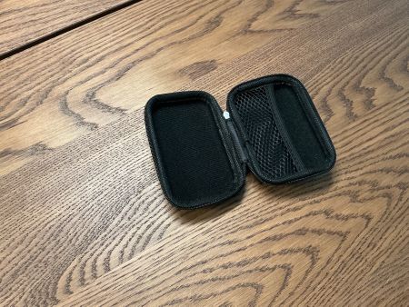 Schwarze Aufbewahrungsetui mit Leopardenmuster, neu