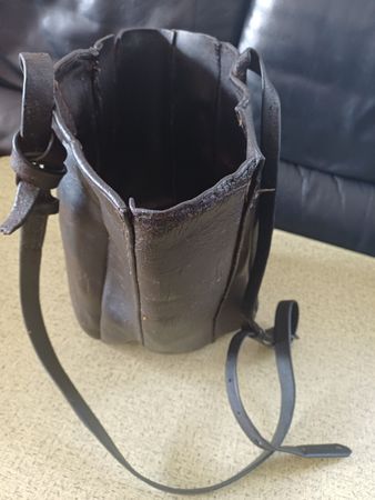 Antiker Pferdefuttersack aus Leder