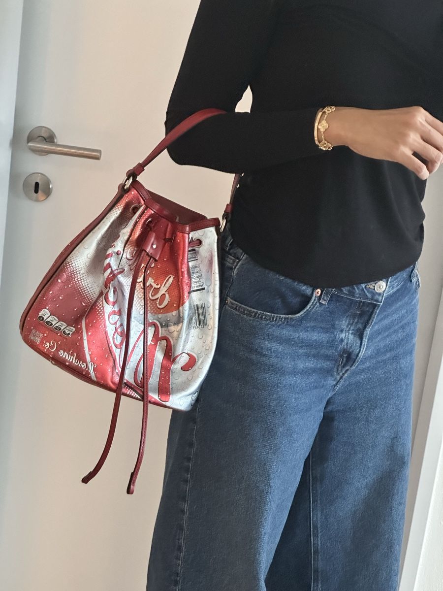 Moschino Borse da donna: Moschino Coca-Cola-inspired leather bucket bag – Usato da Uhwiesen venduto da CelineDior