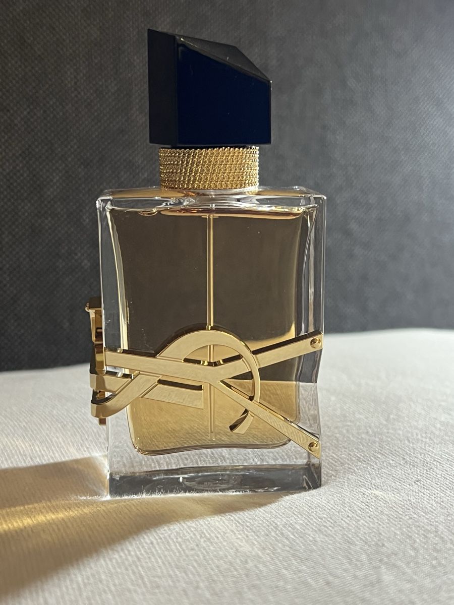 Saint Laurent Profumi & Eau de Toilette: Yves Saint Laurent Libre Eau de Parfum Flower&Flames, 50ml – Nuovo e nell'imballaggio originale da Payerne venduto da Ventes.suisses_