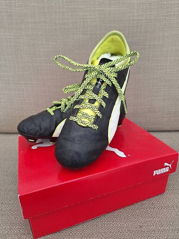 Chaussures garçon: Fussballschuhe Puma Gr. 33 – D'occasion à Chur par weinher 4