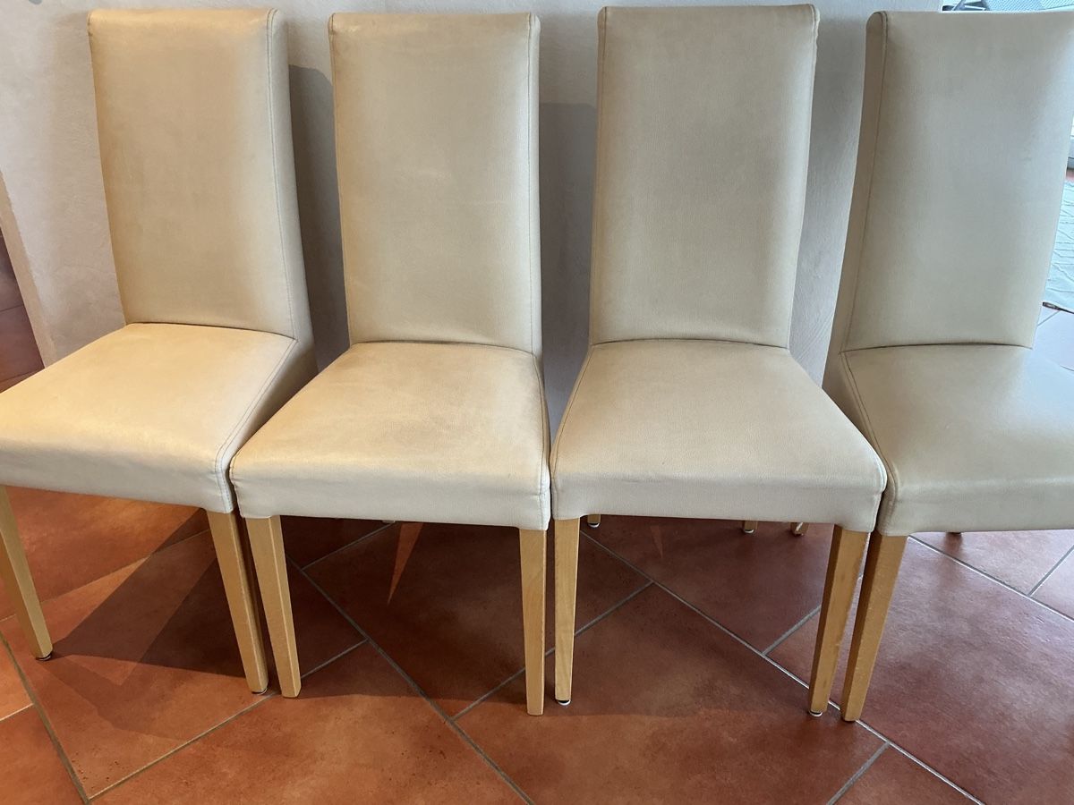 Stühle: 4 Stühle  – Gebraucht aus Müllheim Dorf von vieste77