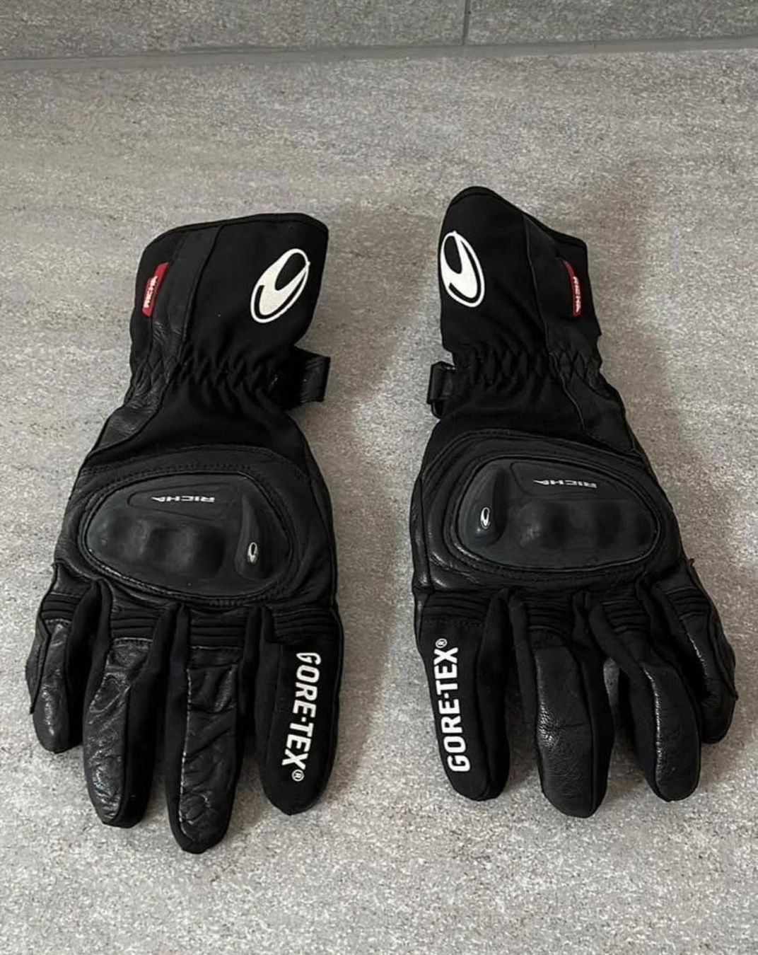 Guanti & manicotti: Richa Hurricane Goretex Gloves - Black – Usato da Gebertingen venduto da wal_2zyj