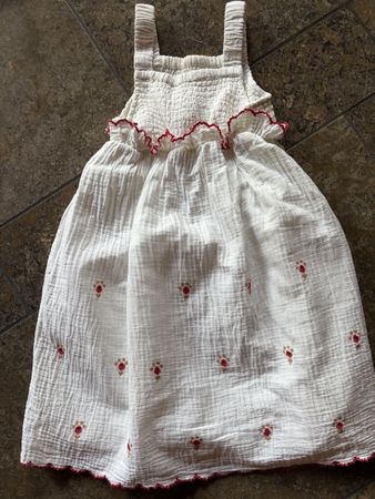Kleid von Sfera 122/128