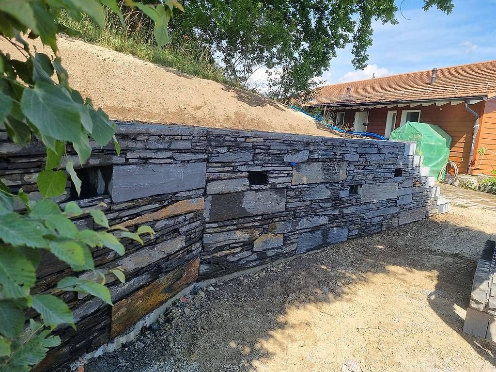 Tutti gli attrezzi: Ardoise pour construction des murs – Usato da Corsier-sur-Vevey venduto da hel_lvr5 2