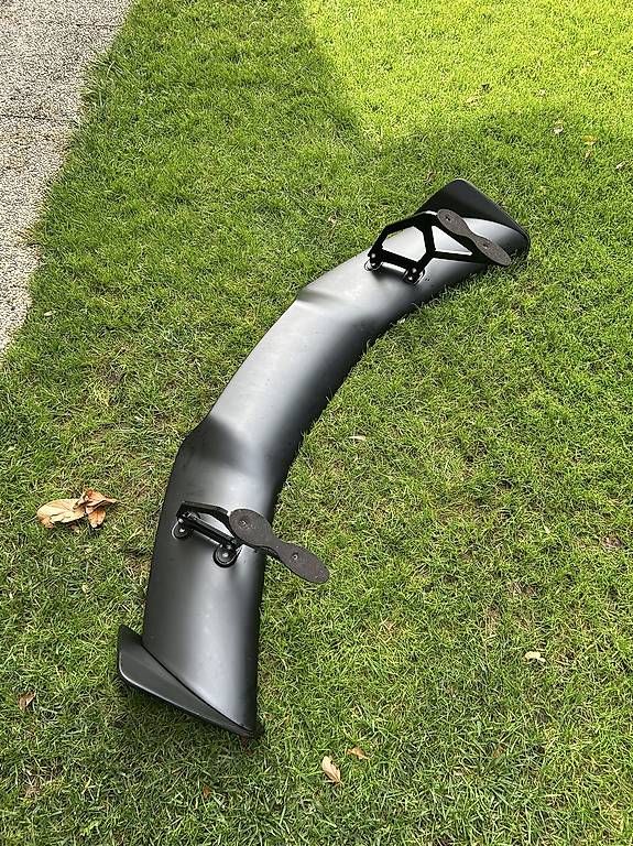 Tutti pezzi di ricambio auto: Opel Speedster Cup Spoiler – Usato da Riva San Vitale venduto da Flat86 1