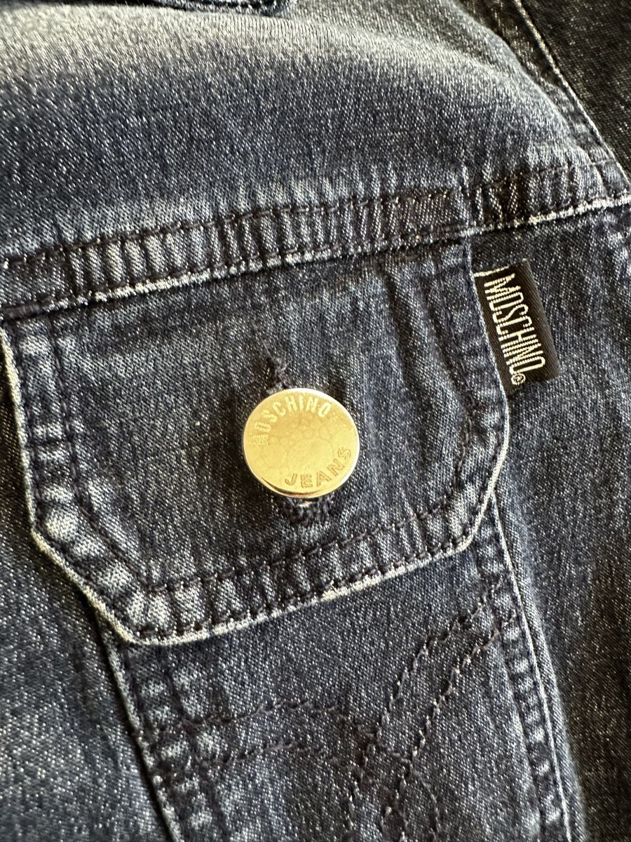Moschino Giacche: Moschino Jeansjacke Grösse s/m – Usato da Bern venduto da HA-De 4